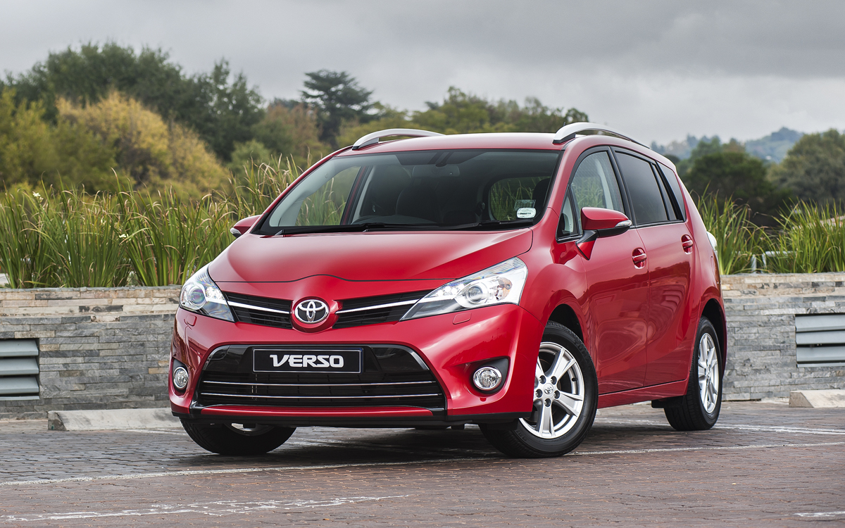 Toyota Verso Red