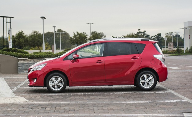 Toyota Verso Red