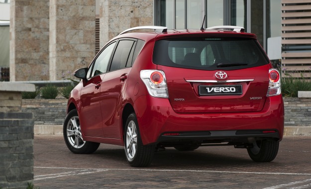 Toyota Verso Red