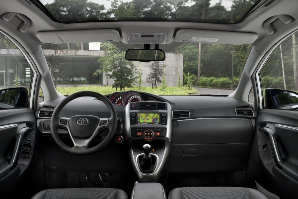 Toyota Verso White