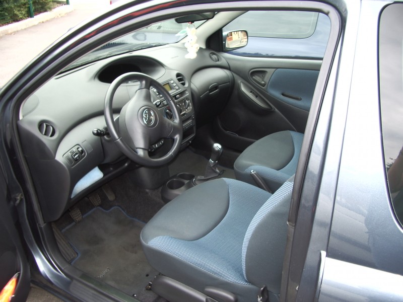 Toyota Vitz 1.0