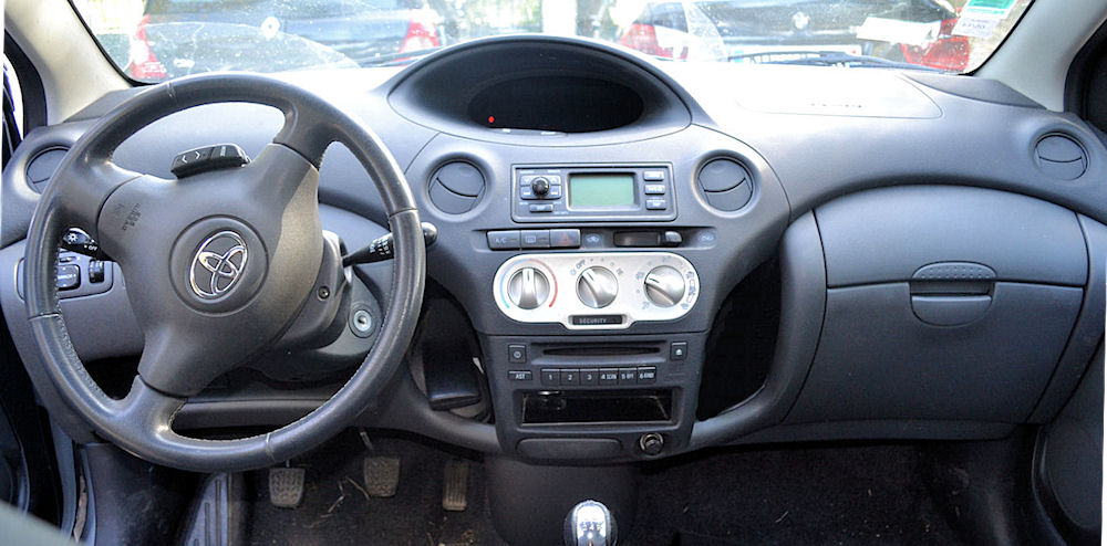 Toyota Vitz 1.0