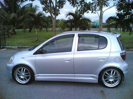 Toyota Vitz 2000