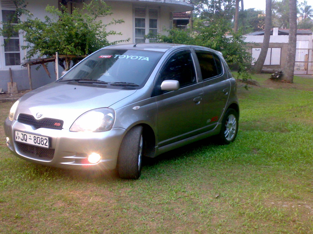 Toyota Vitz 2000