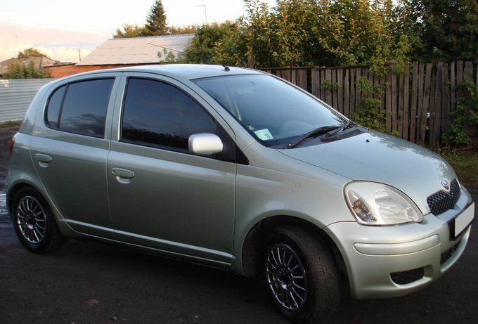 Toyota Vitz 2002