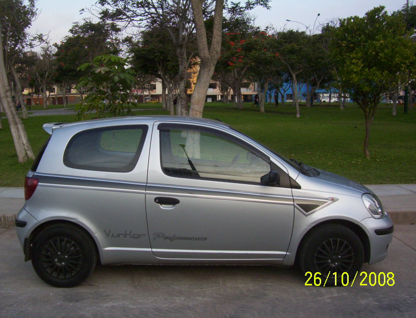 Toyota Vitz 2002