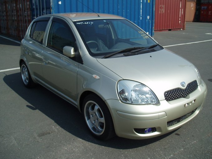 Toyota Vitz 2002