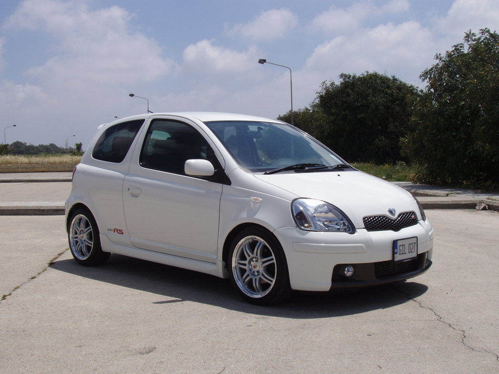 Toyota Vitz 2003