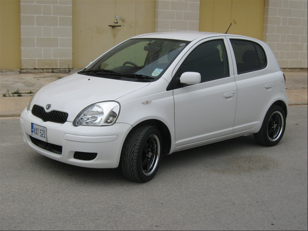 Toyota Vitz 2003