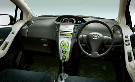 Toyota Vitz 2006