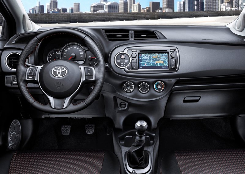 Toyota Vitz 2013