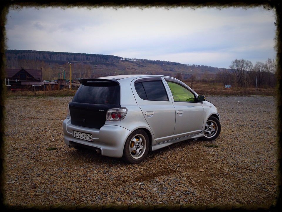 Toyota Vitz 4wd