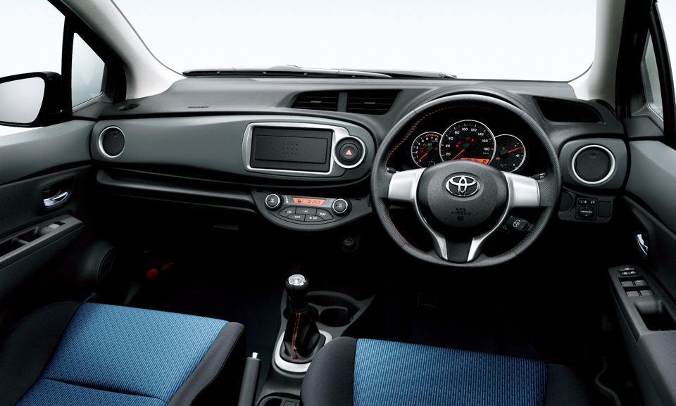 Toyota Vitz Rs 2010