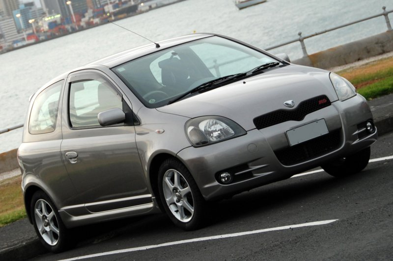 Toyota Vitz Rs