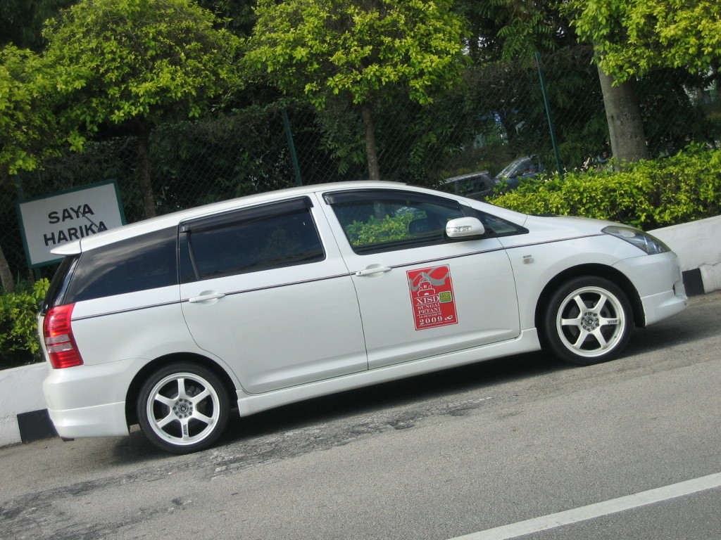 Toyota Wish 2004