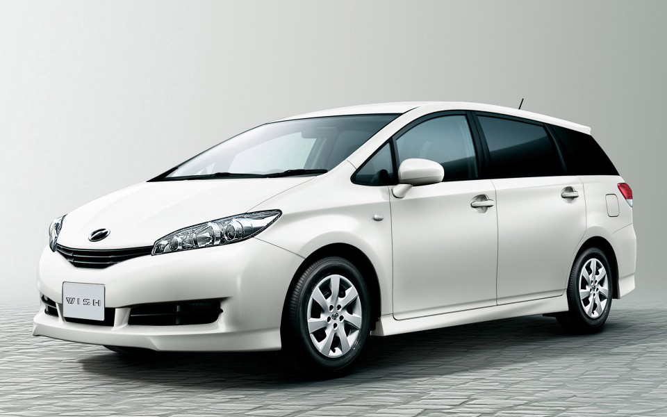 Toyota Wish 2013