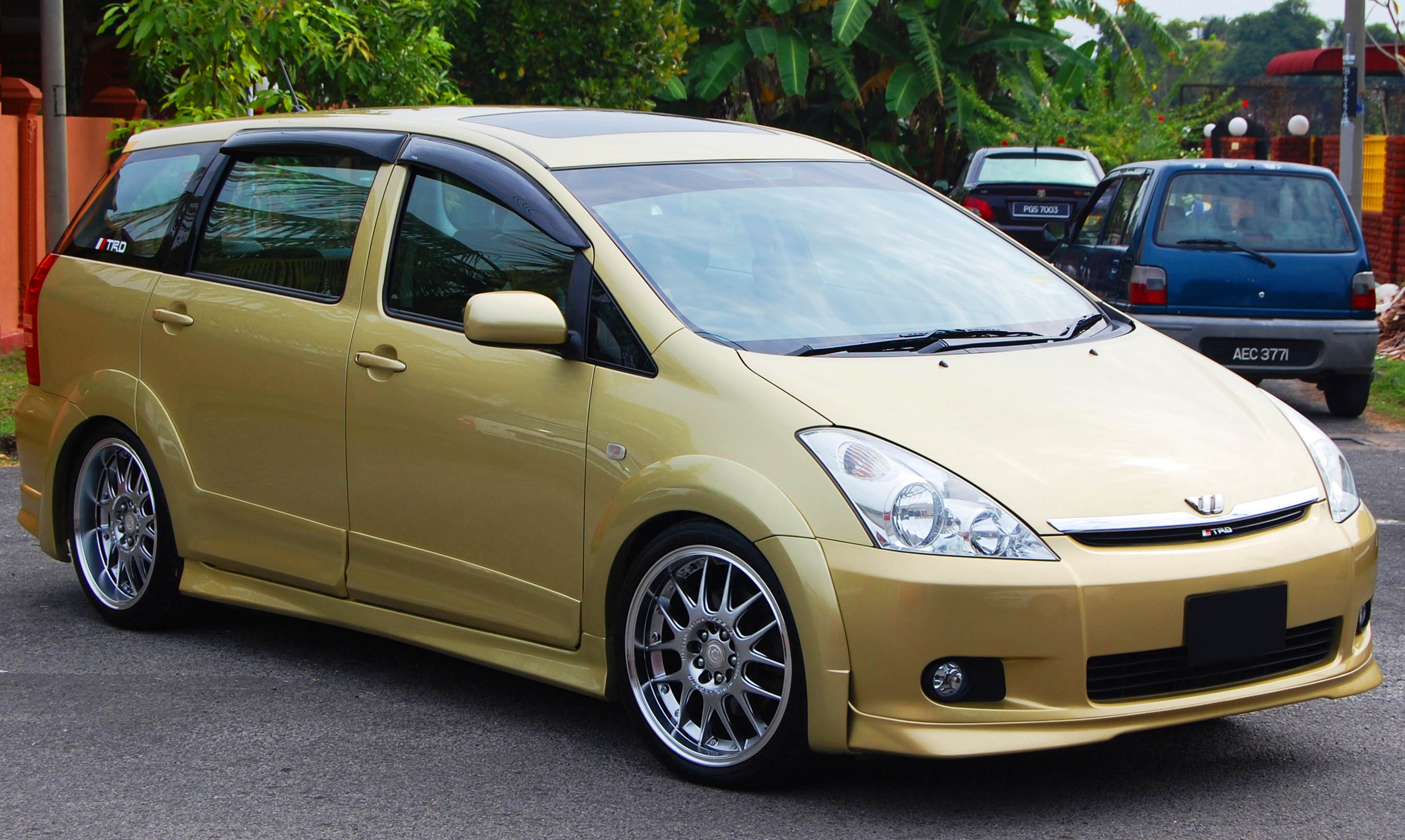 Toyota Wish Trd