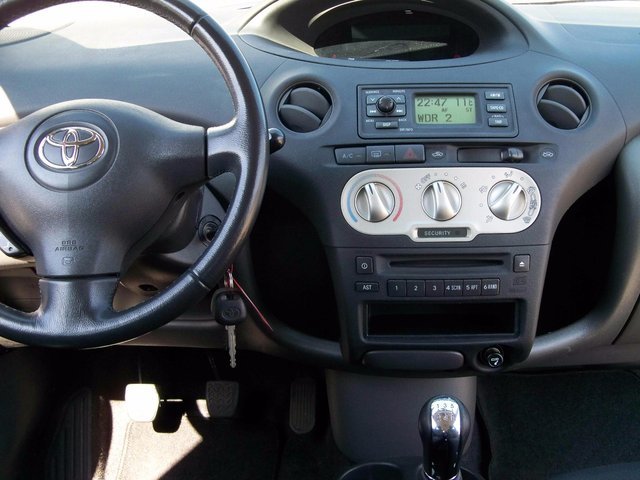 Toyota Yaris 1.0 Sol