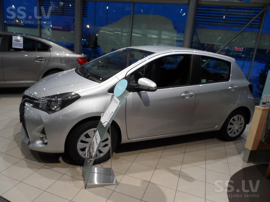 Toyota Yaris 13