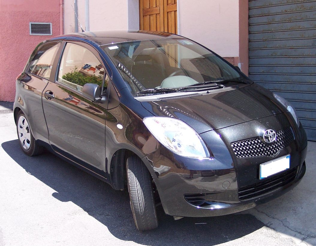 Toyota Yaris Black