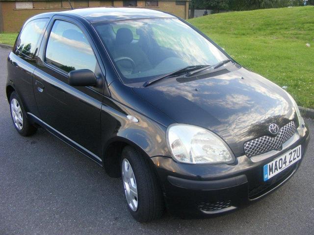 Toyota Yaris Black