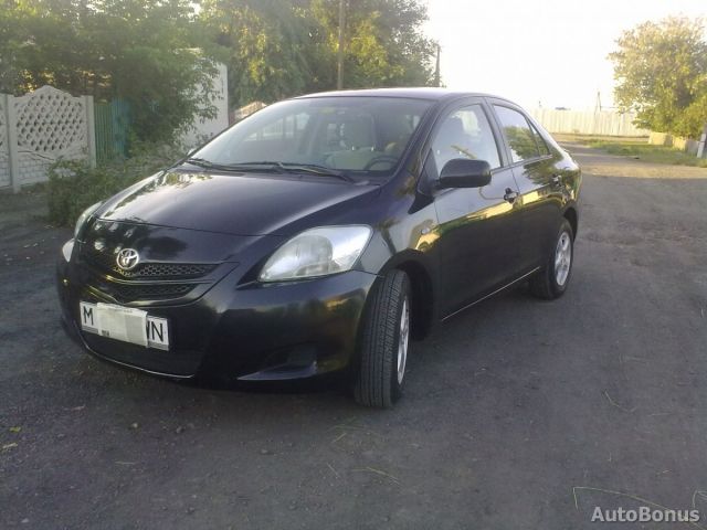 Toyota Yaris Black