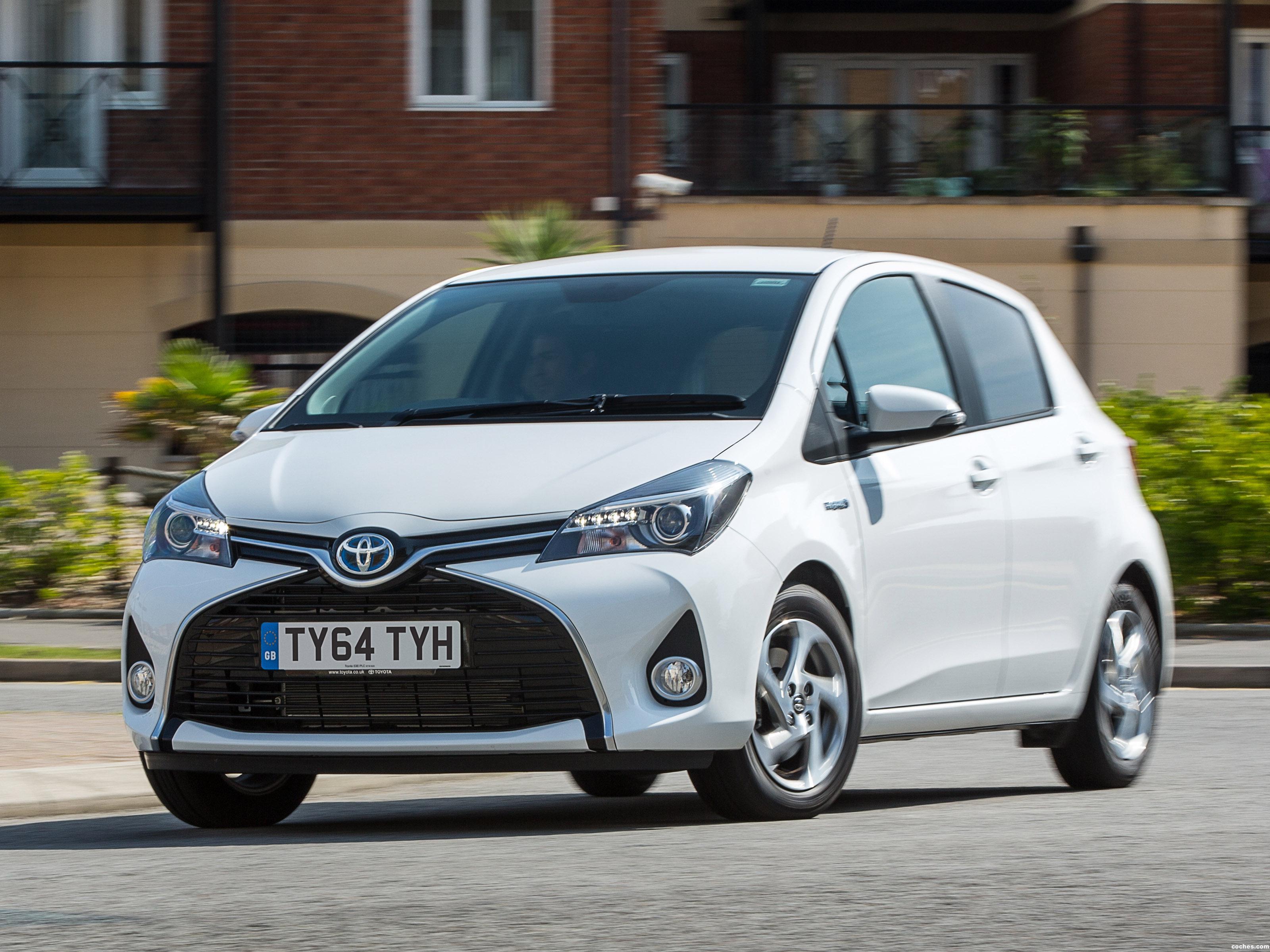 Toyota Yaris Hybrid 2015