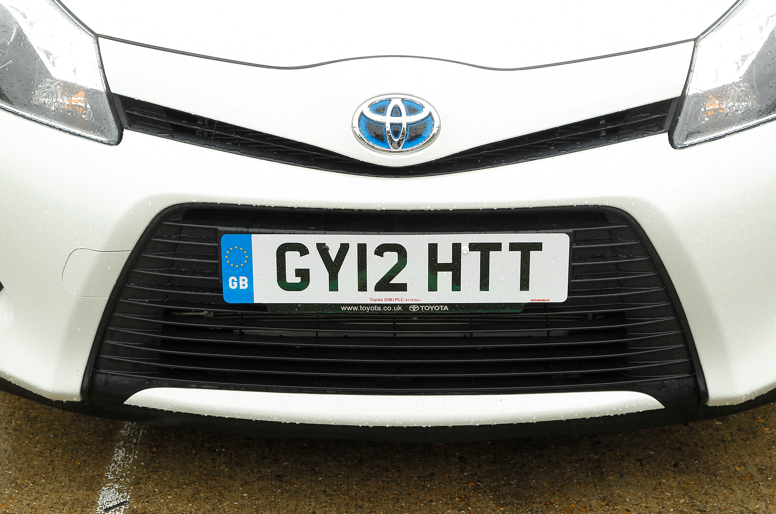 Toyota Yaris Hybrid 2015