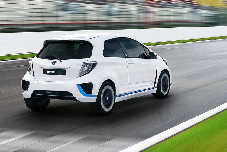 Toyota Yaris Hybrid-R