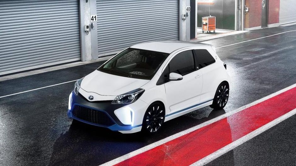 Toyota Yaris Hybrid-R