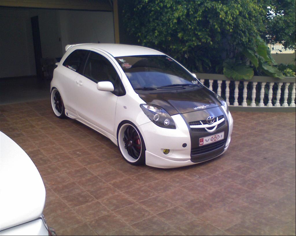 Toyota Yaris Jdm