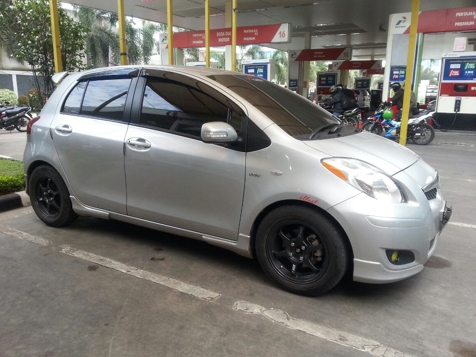 Toyota Yaris Jdm