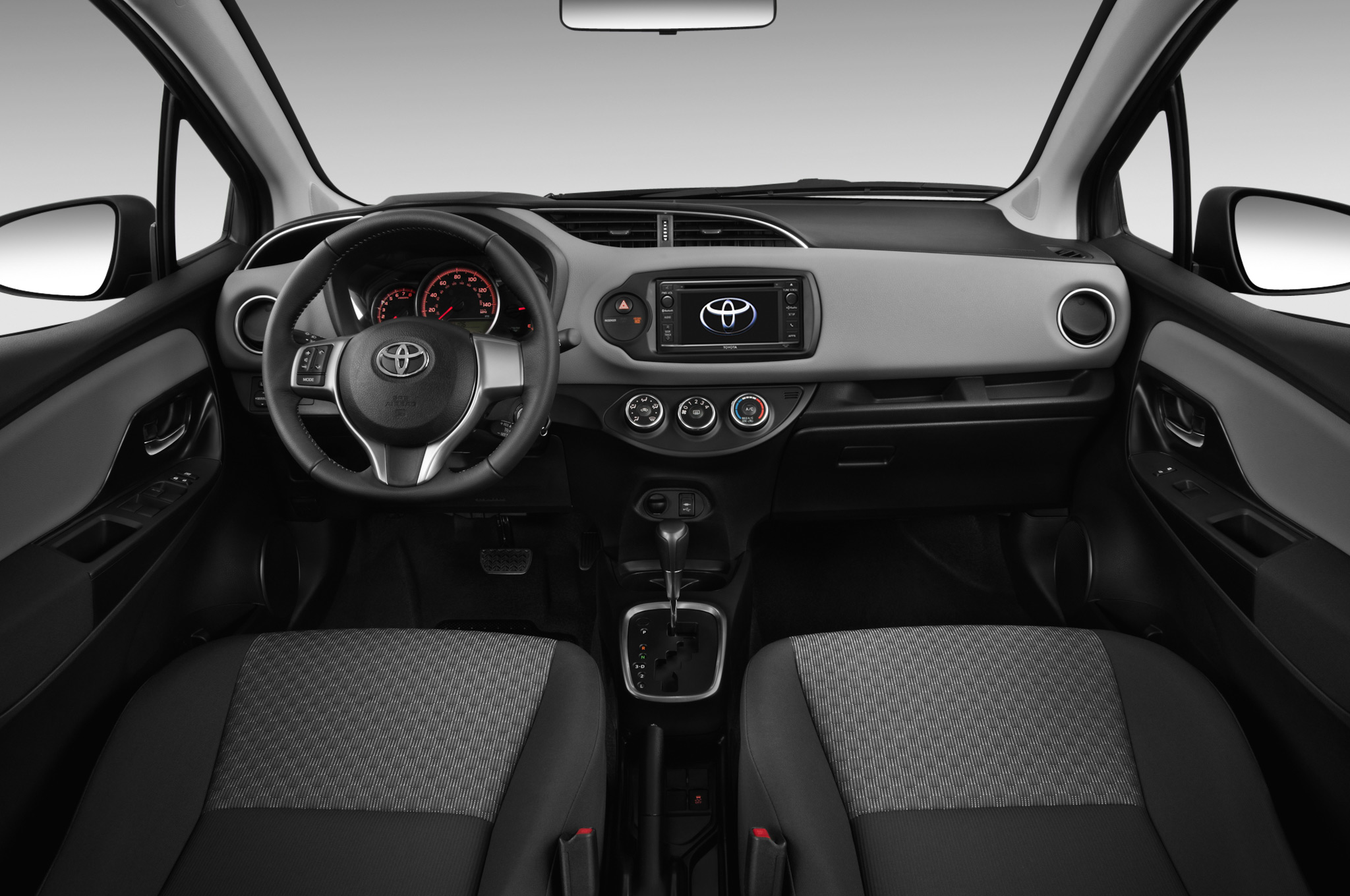 Toyota Yaris Le 2015