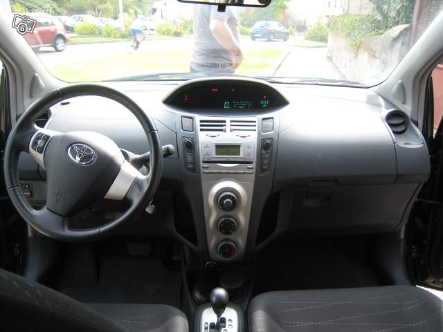 Toyota Yaris Mmt