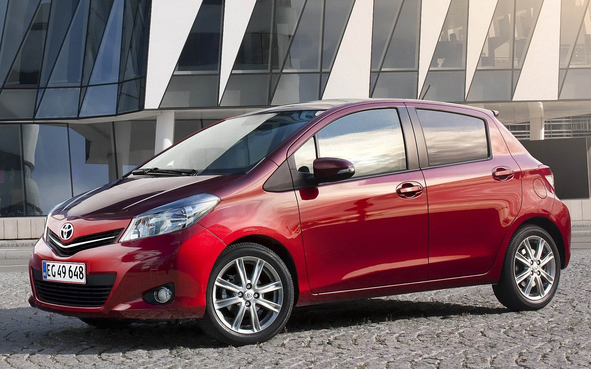 Toyota Yaris Red