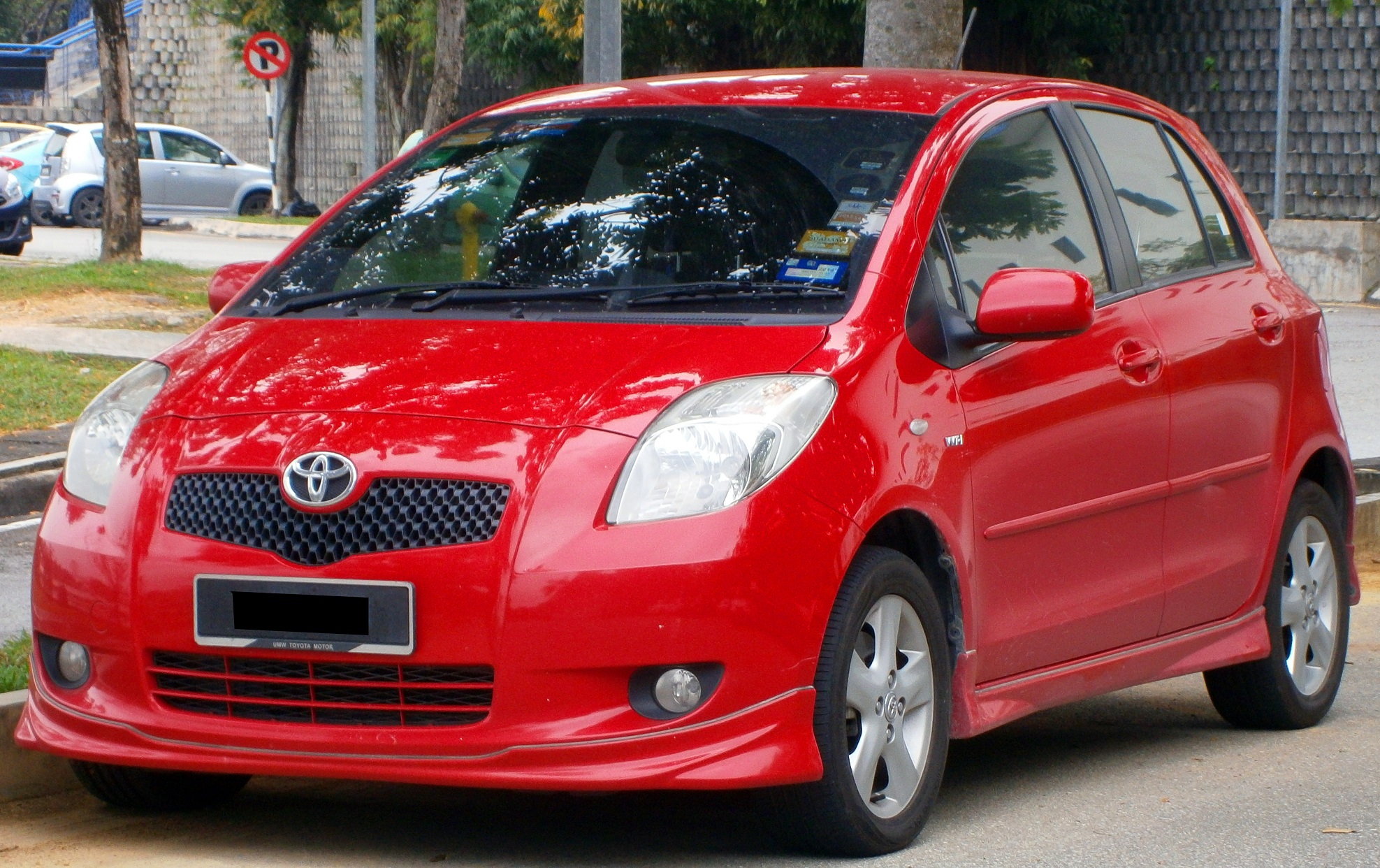 Toyota Yaris Red