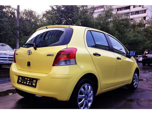 Toyota Yaris Yellow
