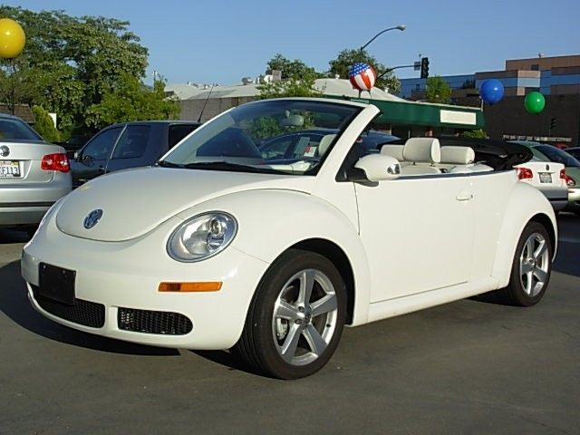 Volkswagen Beetle White Convertible