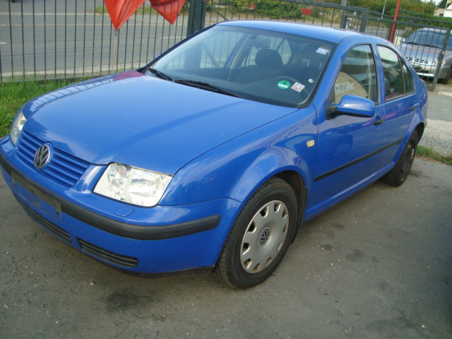 Volkswagen Bora Blue