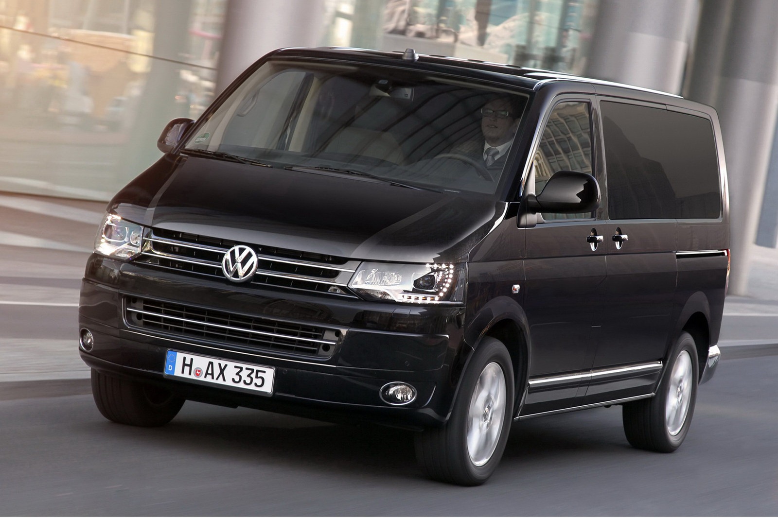 Volkswagen Caravelle Van