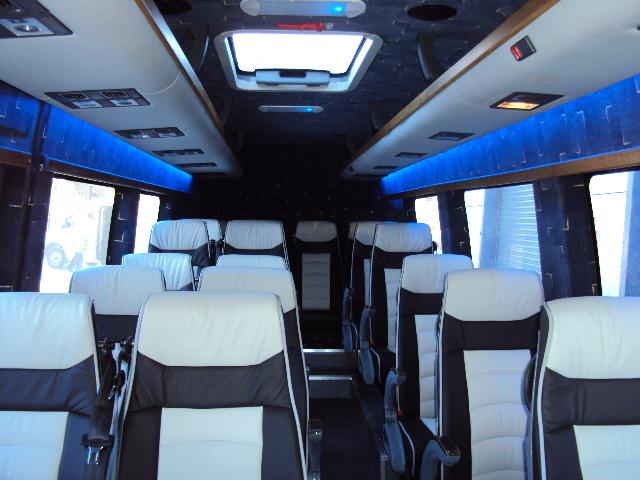 Volkswagen Crafter Minibus