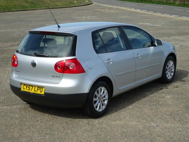 Volkswagen Golf 1.6 Fsi