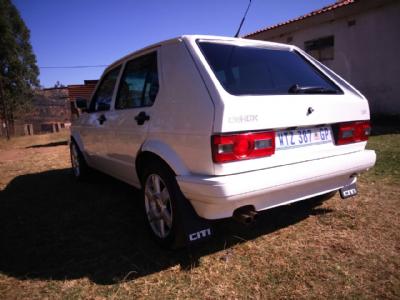 Volkswagen Golf 1.6 I