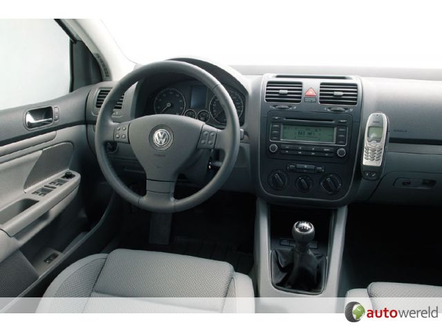 Volkswagen Golf 1.6 Sportline