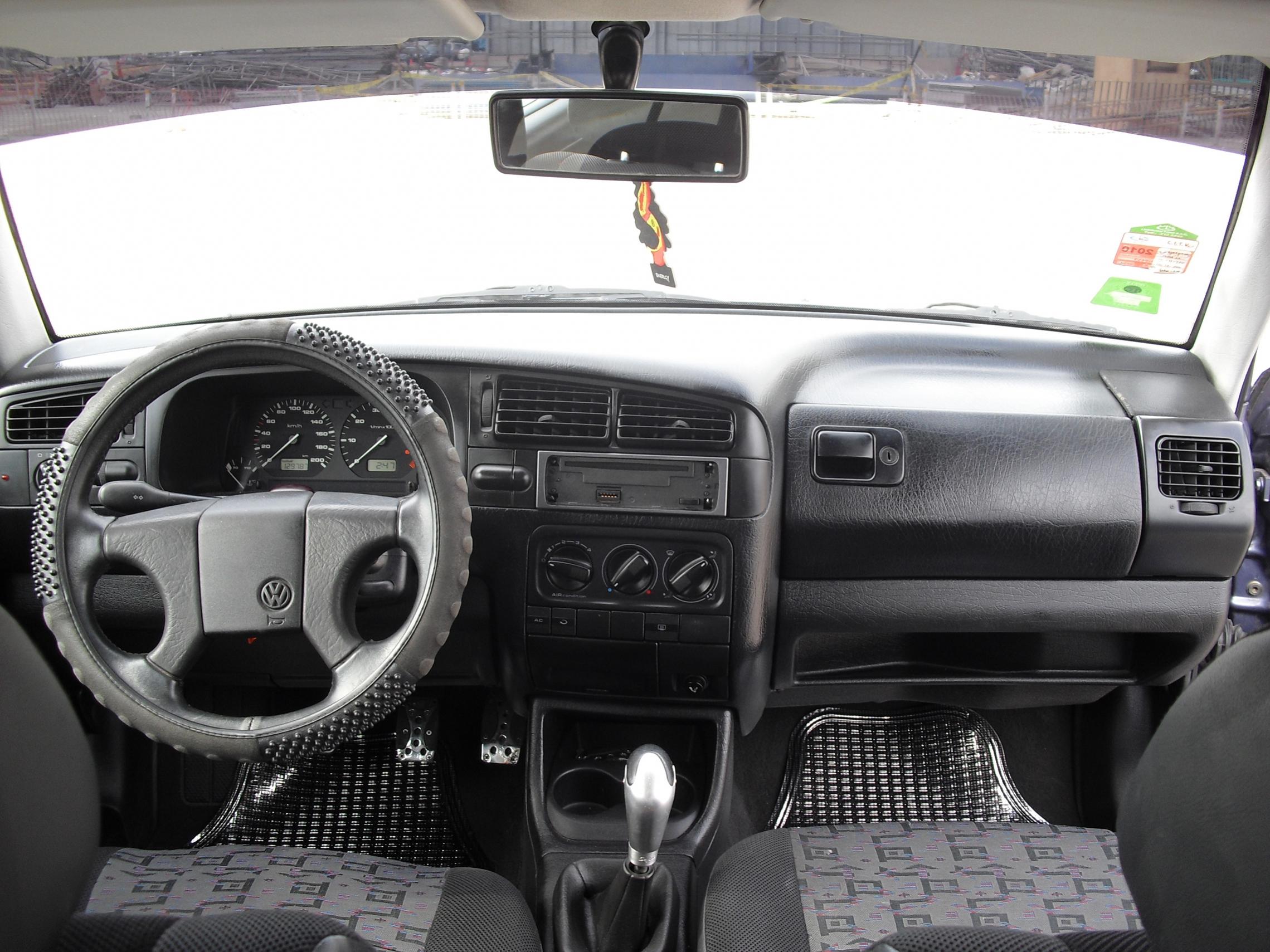 Volkswagen Golf 1.8 Gl