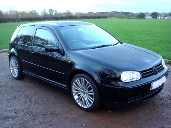 Volkswagen Golf 2.3 V5