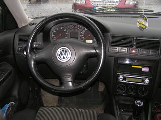 Volkswagen Golf 2.3 V5