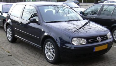 Volkswagen Golf 2.3 V5