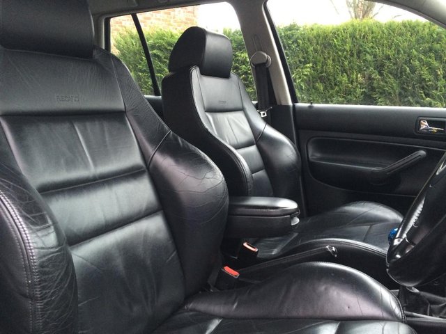 Volkswagen Golf 2.3 V5