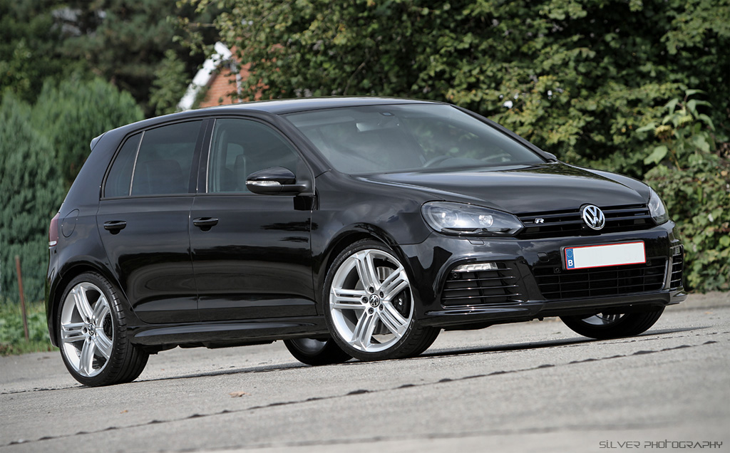 Volkswagen Golf Black
